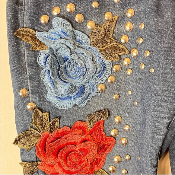 Boom Boom Skinny Jeans Juniors Sz 11 Studded Floral Medium Wash Blue Denim Jeans - Picture 5 of 10